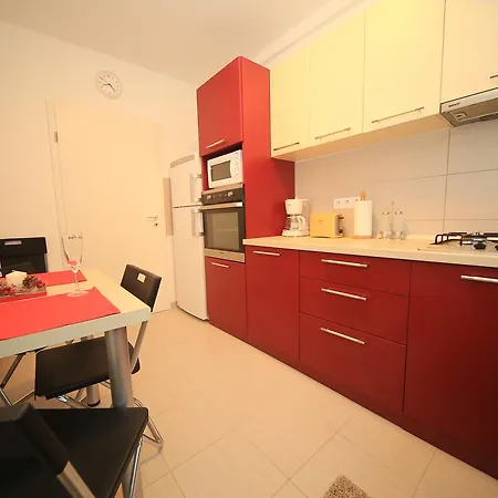 Апартаменти Rafila House *