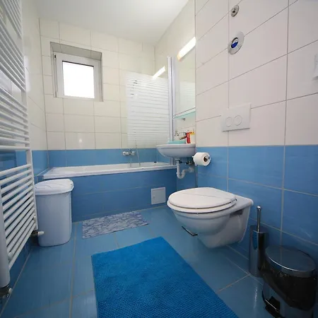 Апартаменти Rafila House Брашов